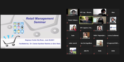 Crowd shot of the participants of Retail Management Seminar
