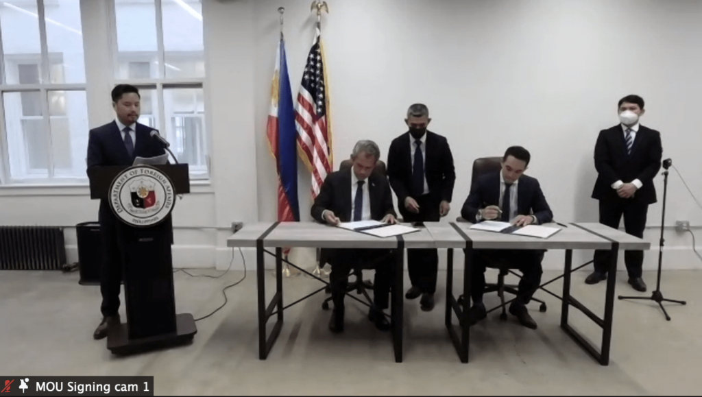 Photo of MOU Signing regarding startup cooperation