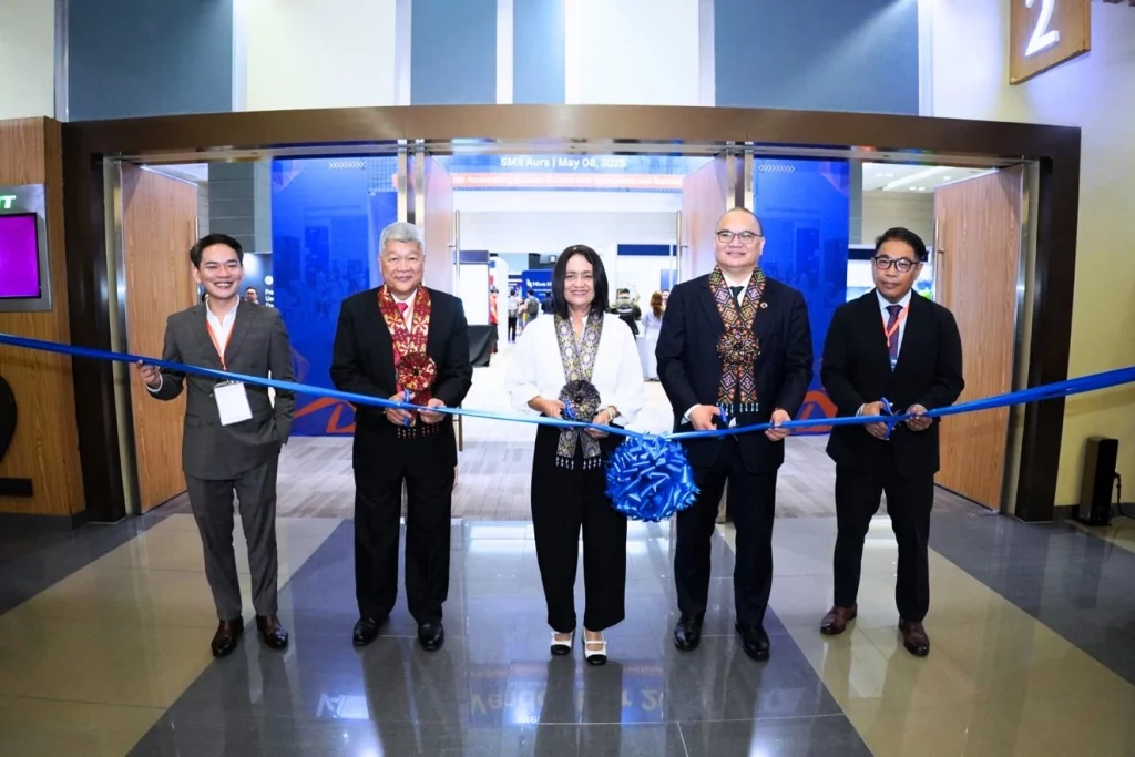 From left to right: CRIF Philippines Marketing Manager Mr. Arden Ros, Country Director Mr. Marlo Cruz, DTI Undersecretary Blesila Lantayona, SEC Commissioner Atty. Javey Francisco, and CRIF Philippines Head of Sales Joey Donasco at the VIA Vendor Fair 2025.