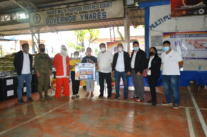 Group photo: DTI Rizal together with Baras, Rizal LGU 