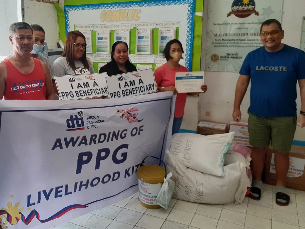 Group picture of PPG beneficiaries from Alabat, Island