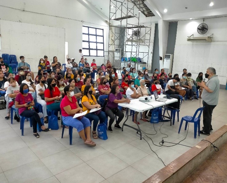 Mr. Ronald Rommel N. Viloria- Industrial Design/Design Instructor, facilitating the visual merchandising seminar