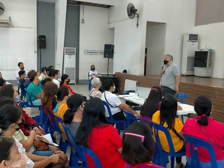 Mr. Ronald Rommel N. Viloria- Industrial Design/Design Instructor, facilitating the visual merchandising seminar