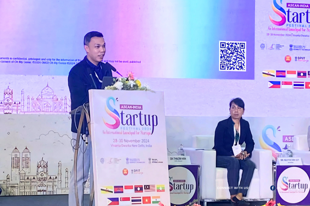 Karl Kesner delivering a speech at the  ASEAN-India Startup Festival 2024