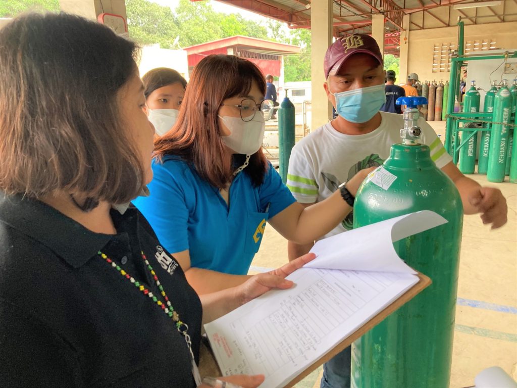 Auditors inspecting the oxygen