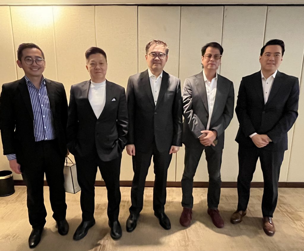 Secretary Frederick D. Go (middle) and DTI-PTIC representative Atty. Roberto B. Mabalot, Jr. (leftmost) with HGC Global Communications Limited CEO Mr. Andrew Kwok (2nd from left), First VP of In-Country Project Investment Mr. Michael De Castro (2nd from right), and Senior Manager Mr. Kenneth Chung (rightmost) 