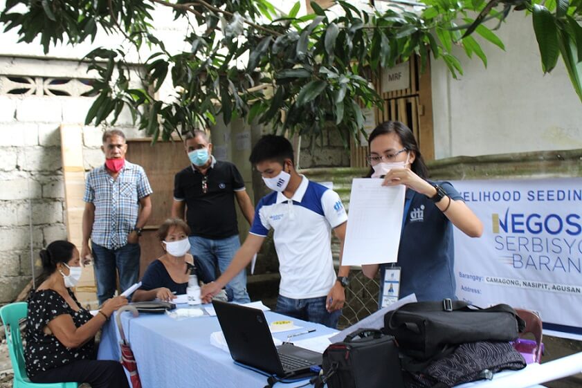 NO GYM? NO PROBLEM! LSP-NSB launching in Brgy. Camagong Nasipit, was held outdoors under the trees as the initial venue for the program was turned into a COVID-19 facility. 