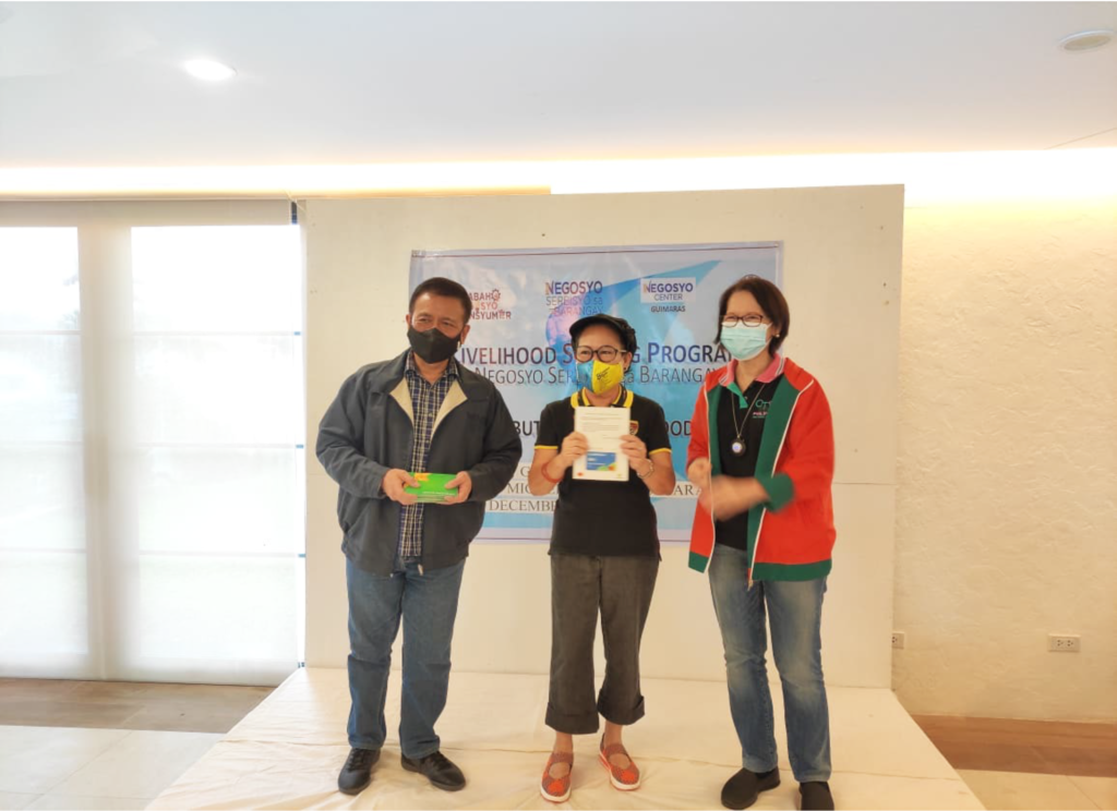 Beneficiaries receive aid from DTI's LSP NSB program