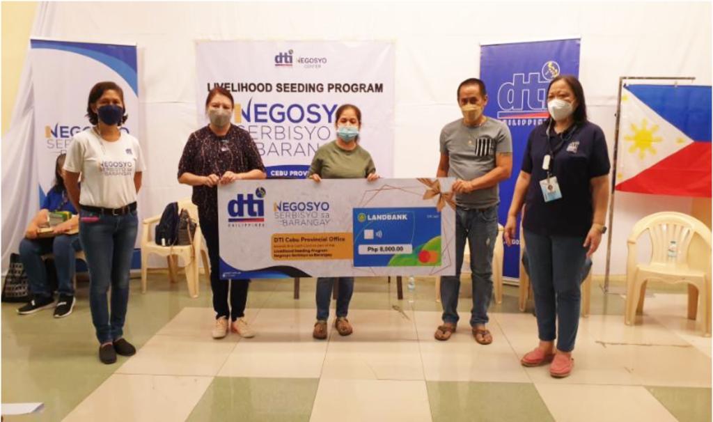 Beneficiaries receive aid from DTI's LSP NSB program