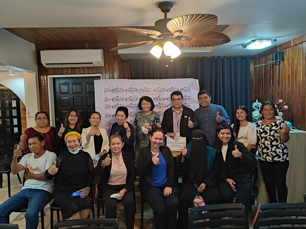 Group photo of mentees with industry experts
