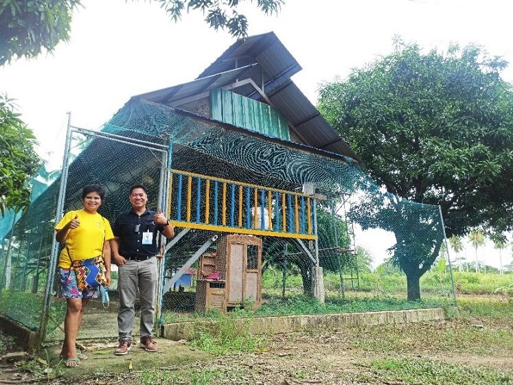 Lilibeth shares her inspiring story and words of encouragement during DTI SDN OIC Provincial Director Elmer M. Natad’s visit to Memorada Farm. 