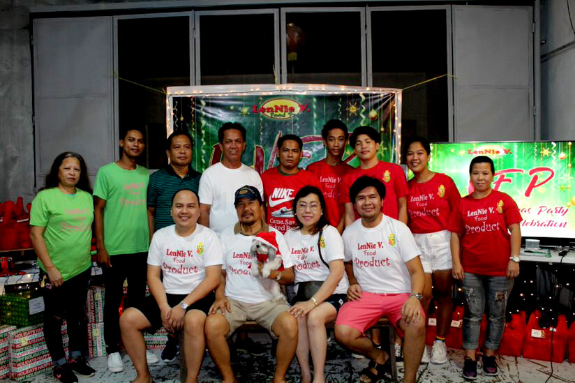 Employees of Gawang Pinay Lennie V. 