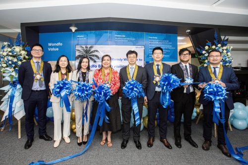 der of Wondfo Biotech Inc.; Ms. Lesly Kray Cortez, Information and Communications Officer, DTI-Foreign Trade Service Corps (DTI-FTSC);  National President Luella A. Vertucio, PAMET; Minister of Trade Yang Guoliang, Embassy of the Republic of China in the Philippines; Mr. Mark Xu, Vice President, Wondfo Biotech Inc.; Mr. Reimund Carlos Navarro, Information and Communications Officer, DTI-FTSC; Mr. Ethan Wu, General Manager, Wondfo Biotech Inc., Philippines