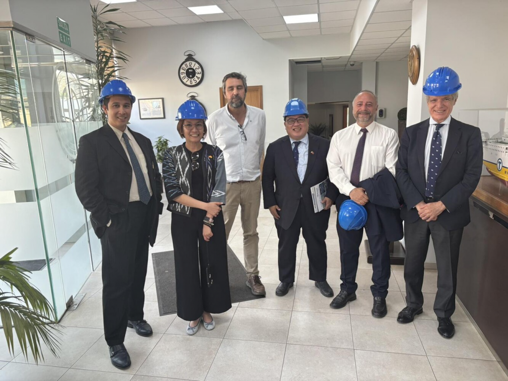 In photo (L-R): PTIC Madrid Trade Assistant Carlos Javier Barcelon; PTIC Madrid Commercial Counsellor Althea Antonio; Armón Shipyard Yard Director Santiago Martín; PE Madrid Consul General Mark Hamoy; ACLUNAGA Managing Director Óscar Manuel; AVCO Legal Chairman Antonio Viñal. 