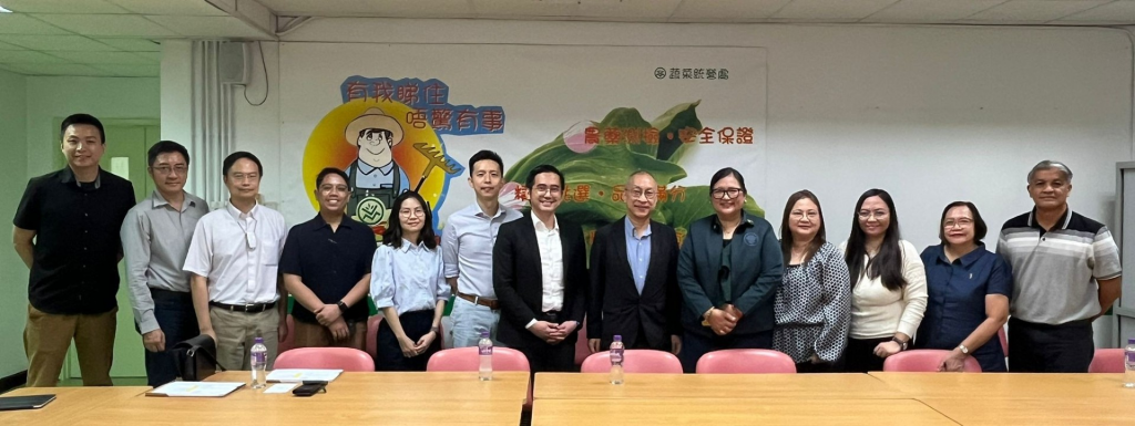 Group photo of the business mission and the officials from AFCD. Key officials are: Atty. Atty. Genevieve E. Velicaria-Guevarra, Assistant Secretary for Agribusiness, Marketing, and Consumer Affairs, DA (5th from right); Atty. Roberto B. Mabalot, Jr., Vice Consul Commercial and Commercial Attache, PTIC-HK (7th from right); Mr. Peter Ma, Assistant Director of Agriculture (6th from right); Mr. Chris Fung, Senior Agricultural Officer (Wholesale Market) (6th from left); and, Mr. Au Ka Kit, General Manager, Vegetable Marketing Organization. 