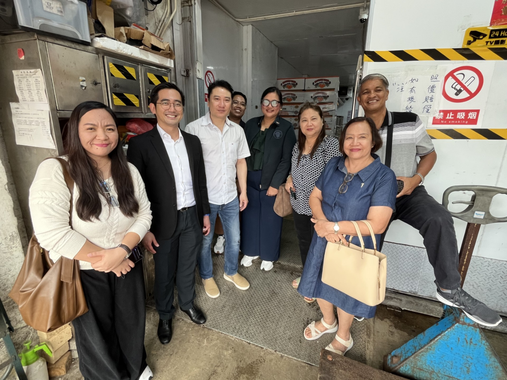 The business mission visited the Yau Ma Tei Fruit Wholesale Market on 30 June 2025. 