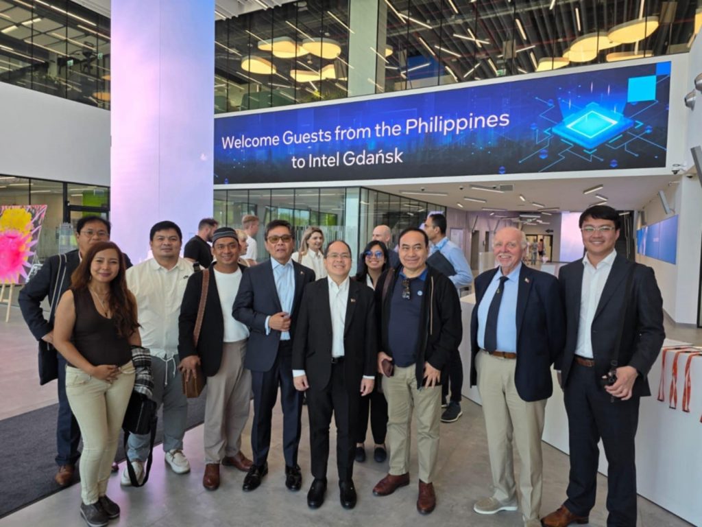 Visit to Intel Technology Poland Sp. z o.o. in Gdańsk, a key hub for advanced semiconductor research and innovation in the region. The facility plays a vital role in supporting Intel’s global technology development and manufacturing operations.