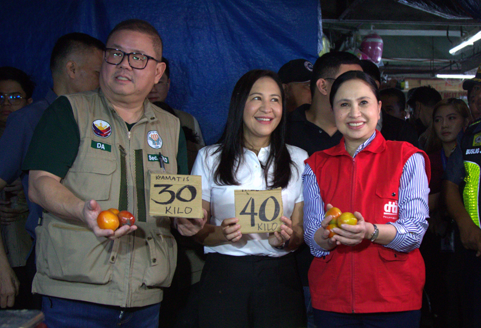 From L to R: DA Secretary Francisco Tiu Laurel Jr., QC Mayor Joy Belmonte, DTI Secretary and NPCC Chair Cristina A. Roque during QC market rounds.