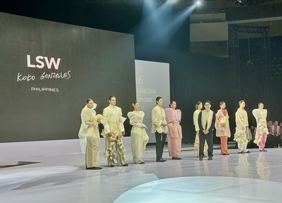Mr. Koko Gonzales showcases his modern Filipiniana collection at Indonesia Fashion Week 2025, featuring contemporary interpretations of the Filipiniana—from ready-to-wear pieces to formal and bridal ensembles. 