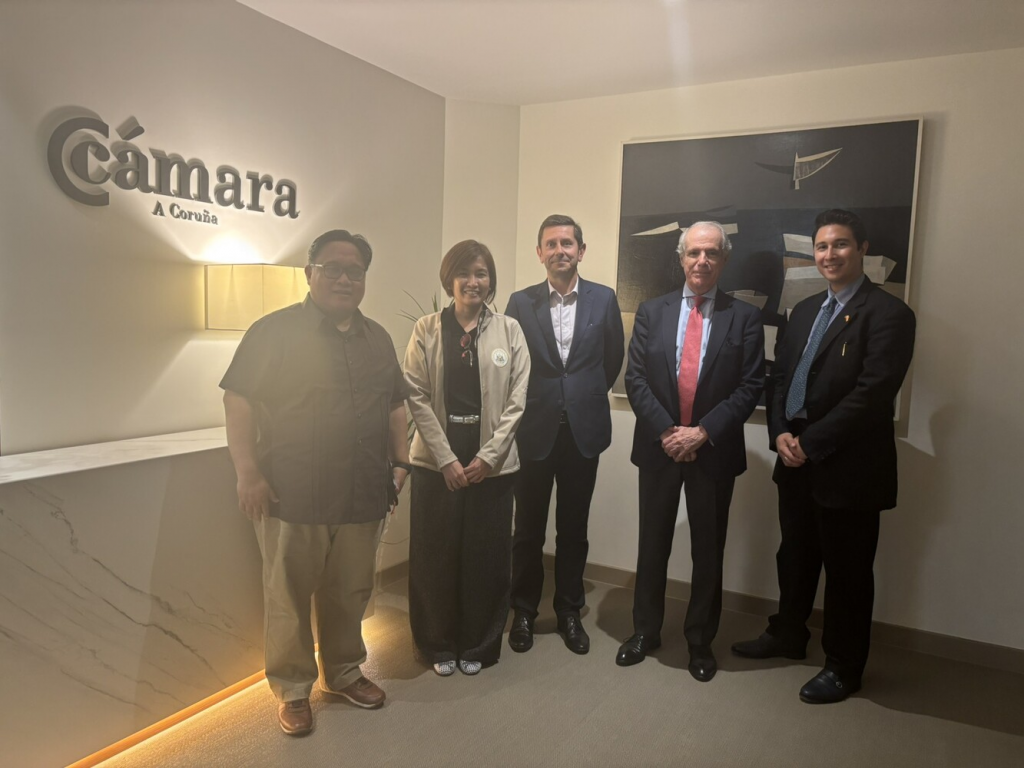 In photo (L-R): PE Madrid Consul General Mark Hamoy; PTIC Madrid Commercial Counsellor Althea Antonio; La Cámara de Comercio A Coruña Director General Manuel Galdo; AVCO Legal Chairman Antonio Viñal; PTIC Madrid Trade Assistant Carlos Javier Barcelon 