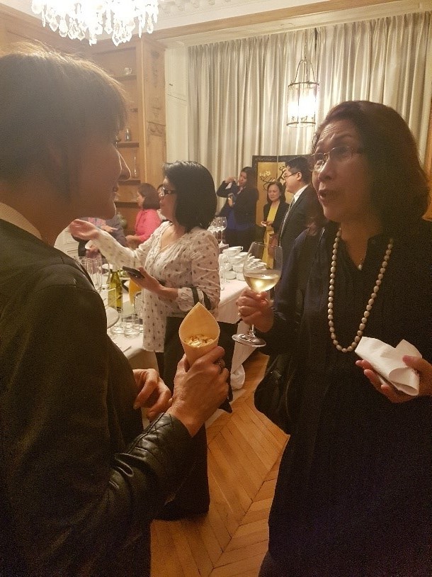 DTI-5 Regional Director Blanco with Ecoidees representative