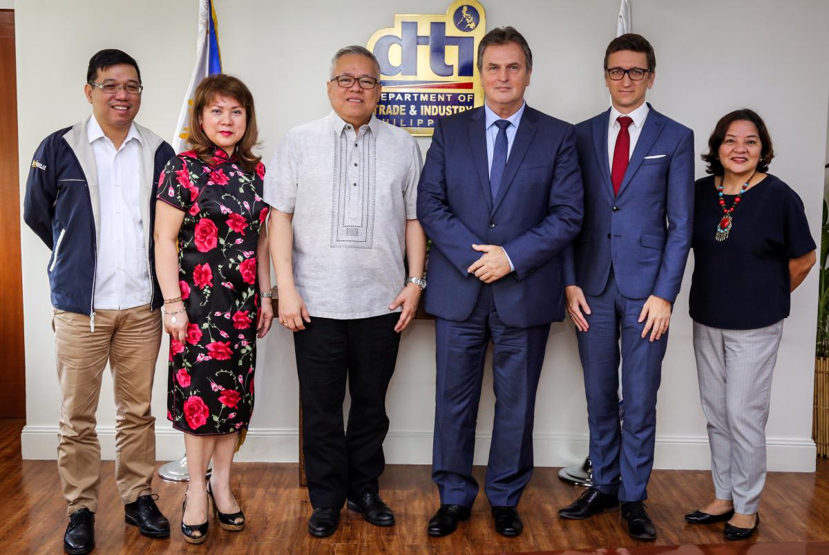 Hungarian ambassador visits DTI (29 January 2018).