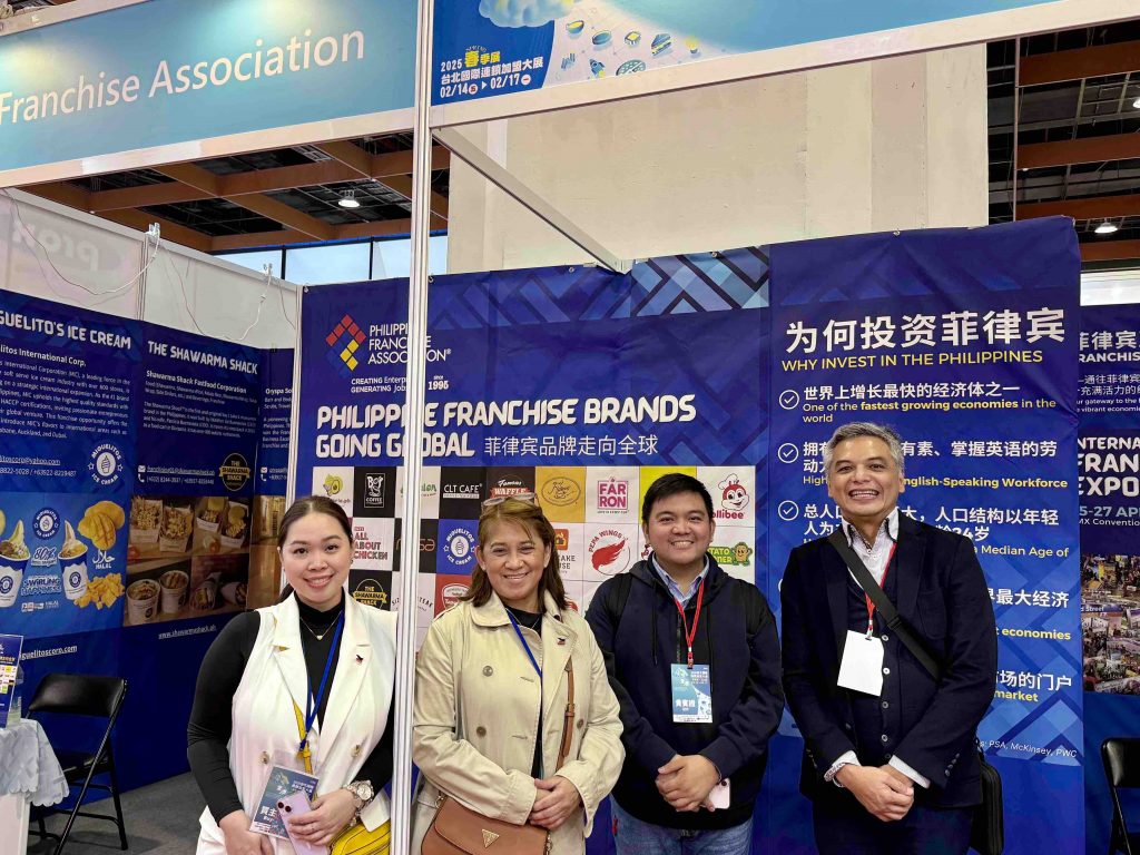 PTIC-Taipei Director for Commercial Affairs Anthony Rivera (leftmost) with Foreign Trade Service Officer Jeremiah Reyes (third from left) at the Taipei International Franchise Exhibition 